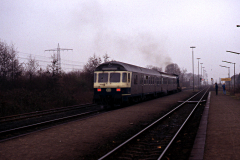 Ein Nahverkehrszug macht sich in Xanten auf den Weg nach Kleve.